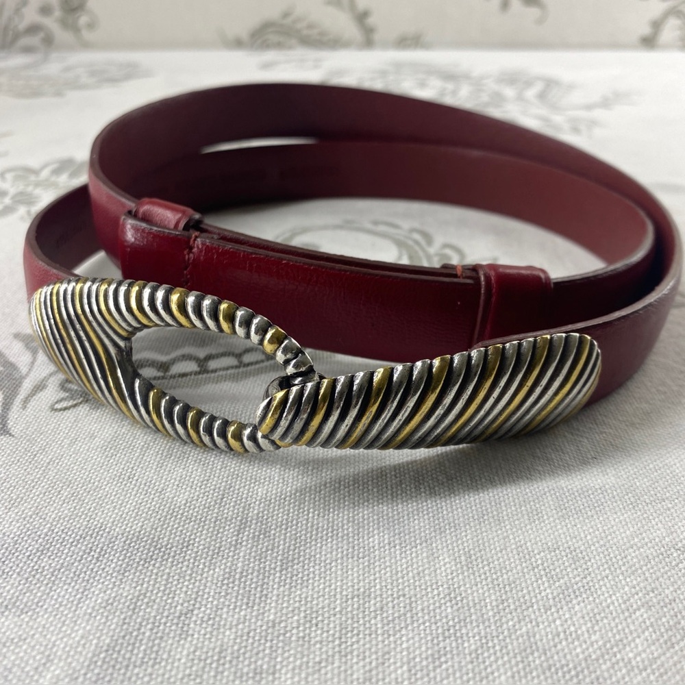 CHICO'S Red Leather Adiust Belt
M/L‎ Silver/Gold Hook Buckle